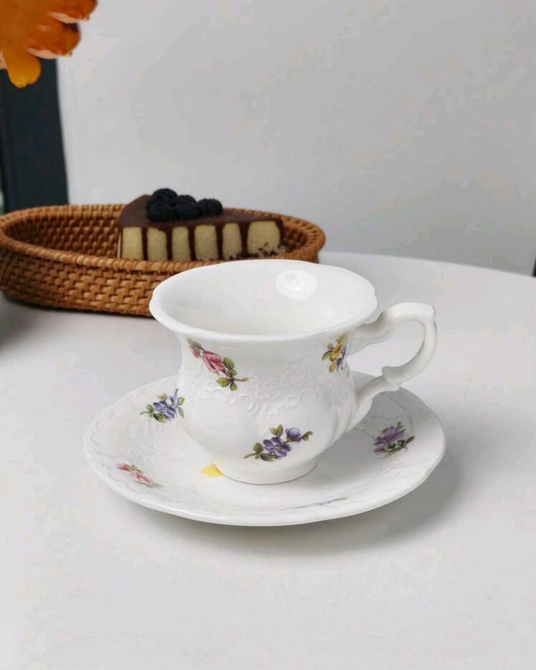 فنجان شاي مع نقوش زهور متنوعه 250 ملي